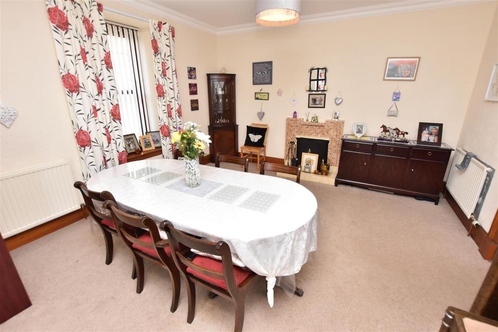 Dining room.jpg