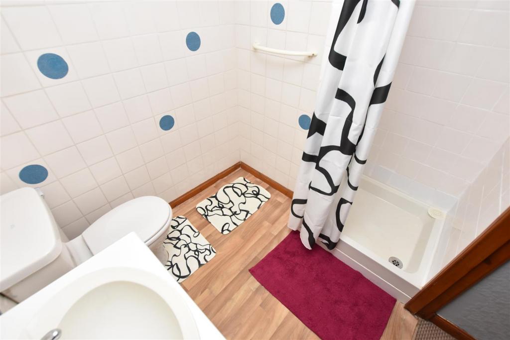 Bedroom five en suite.jpg