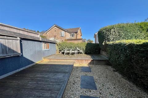 3 bedroom semi-detached house for sale, Daleside, Greetland