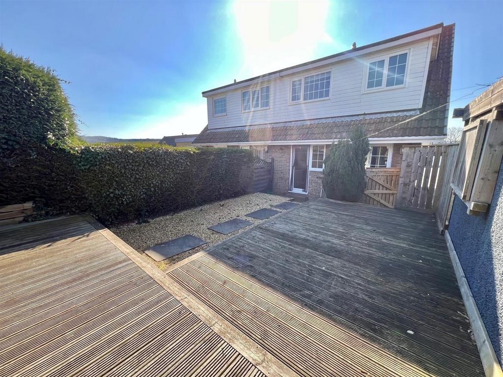 Bramleys Estate Agents - Daleside - Elland (12).jp