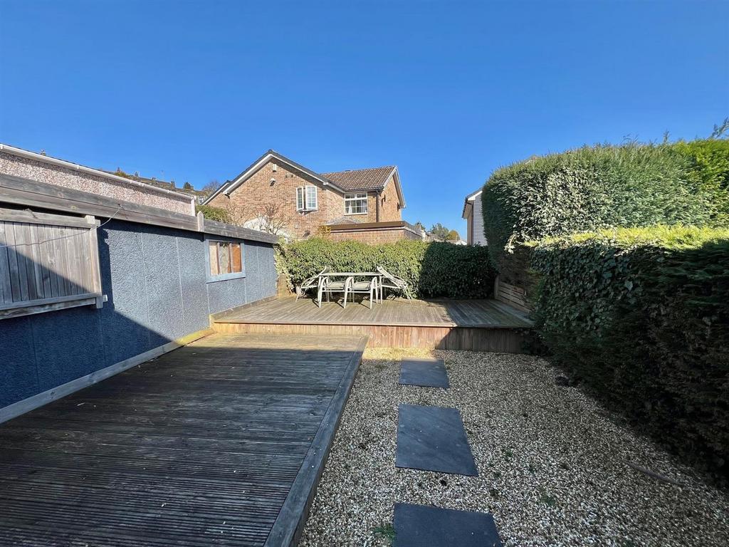 Bramleys Estate Agents - Daleside - Elland (10).jp