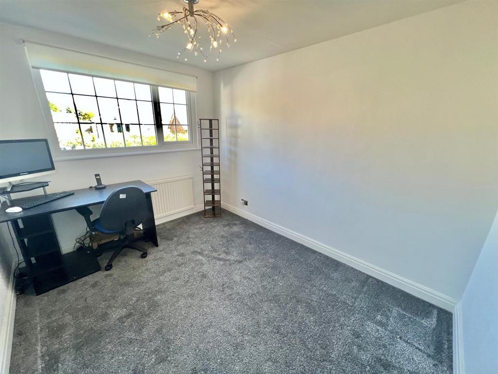 Bramleys Estate Agents - Daleside - Elland (8).jpg