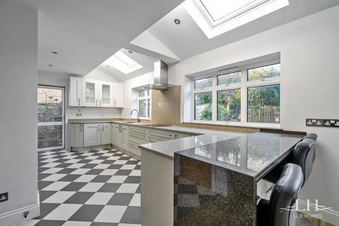 9 Balgores Square, Romford, RM2 6AU