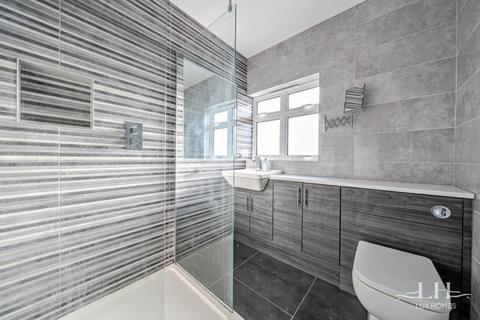 9 Balgores Square, Romford, RM2 6AU