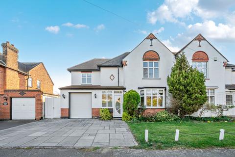 9 Balgores Square, Romford, RM2 6AU