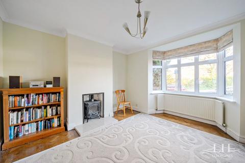 9 Balgores Square, Romford, RM2 6AU