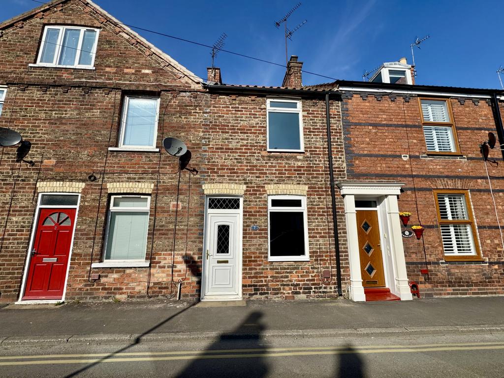 2 Bedroom House - mid terrace for Sale