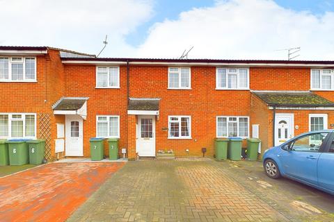 8 Fenhurst Close, Horsham, RH12 1UX