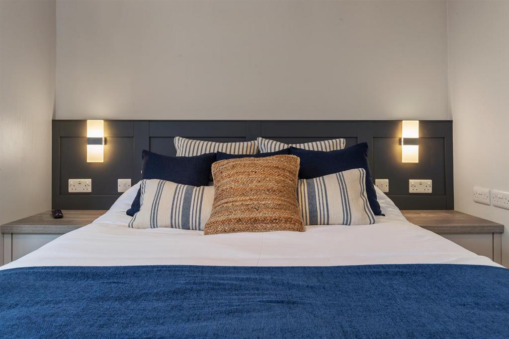 4 Bevlin Hall Saundersfoot -   Final Edits -6.jpg