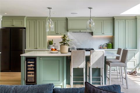 11 Sarum Green, Weybridge, KT13 9RX