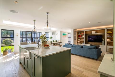 11 Sarum Green, Weybridge, KT13 9RX
