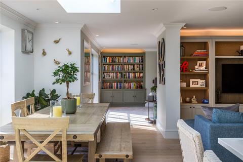 11 Sarum Green, Weybridge, KT13 9RX