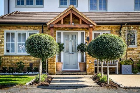 11 Sarum Green, Weybridge, KT13 9RX