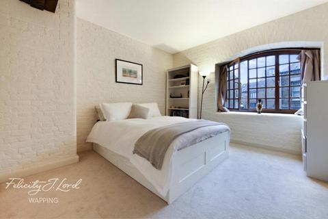 1 bedroom flat for sale, New Crane Place, London E1W