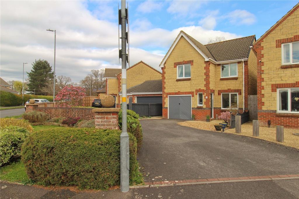 Magnolia Rise, Trowbridge 3 bed detached house - £325,000