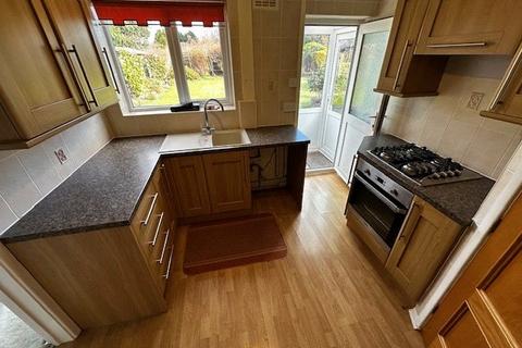 3 bedroom semi-detached house to rent, Wheatley Crescent, Leegomery, Telford, Shropshire, TF1