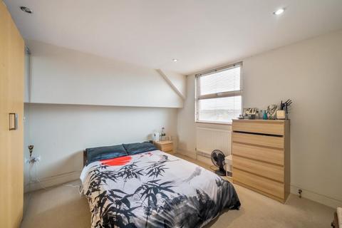 Flat D, 621 Garratt Lane, London, SW18 4SX