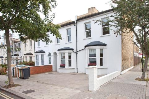 4 bedroom end of terrace house for sale, Cambria Road, London, SE5