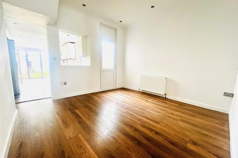 4 bedroom end of terrace house for sale, Cambria Road, London, SE5