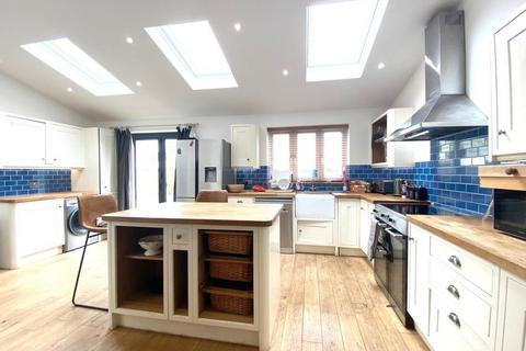 3 bedroom end of terrace house for sale, Sydenham Road, Knowle, Bristol