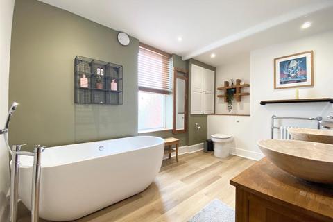 3 bedroom end of terrace house for sale, Sydenham Road, Knowle, Bristol