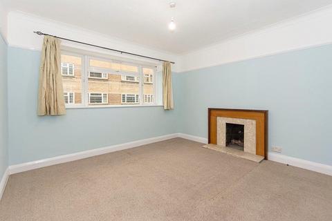 2 bedroom flat to rent, Poynders Road, Clapham SW4