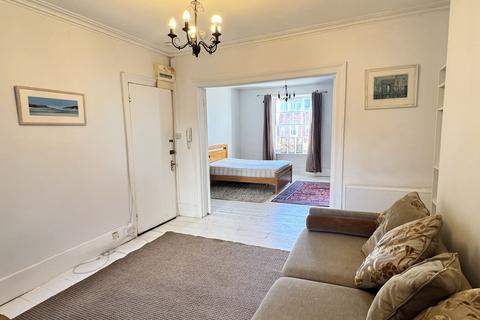 Flat 2, 16 Oxford Road, Exeter, EX4 6QU