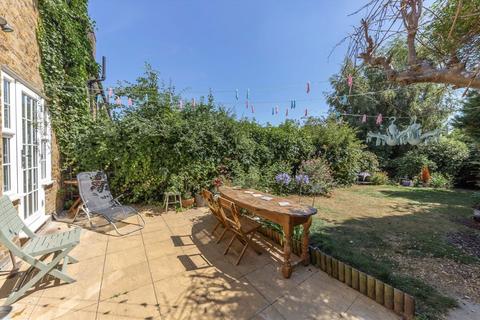 209 Huntingfield Road, London, SW15 5EW