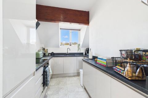 9 Aspen Drive, Quedgeley, Gloucester, GL2 4EN