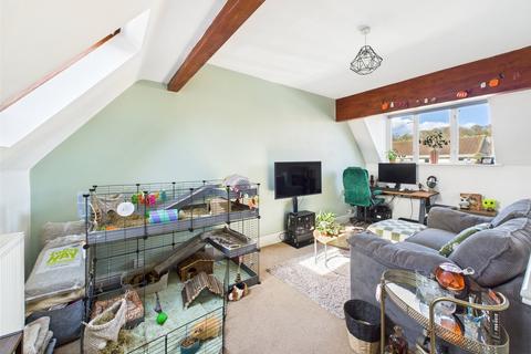 9 Aspen Drive, Quedgeley, Gloucester, GL2 4EN