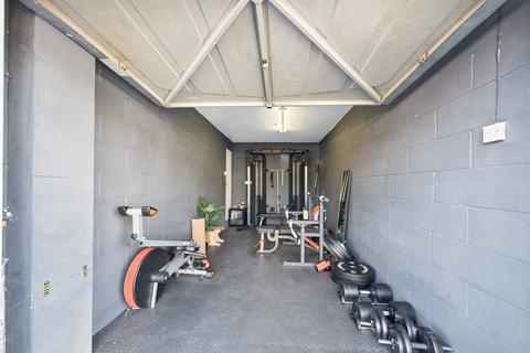 9 Aspen Drive, Quedgeley, Gloucester, GL2 4EN