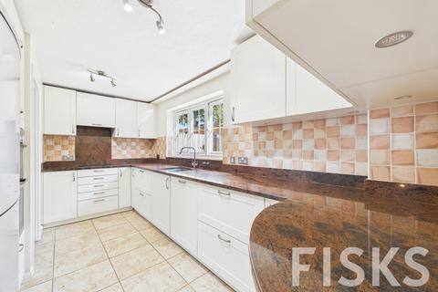 4 bedroom detached house for sale, Tamarisk, Benfleet, SS7