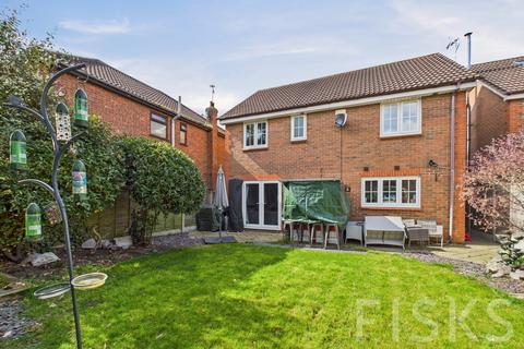 4 bedroom detached house for sale, Tamarisk, Benfleet, SS7