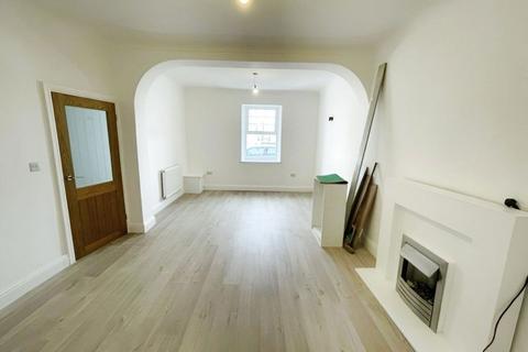 3 bedroom house to rent, Blodwen Terrace, Penclawdd, SA4 3XU
