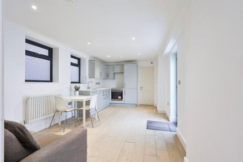 undefined, 10B East Street, Epsom KT17