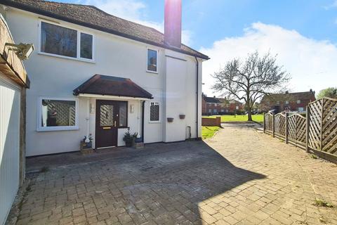 7 Bluemans End, North Weald, Epping, CM16 6HD