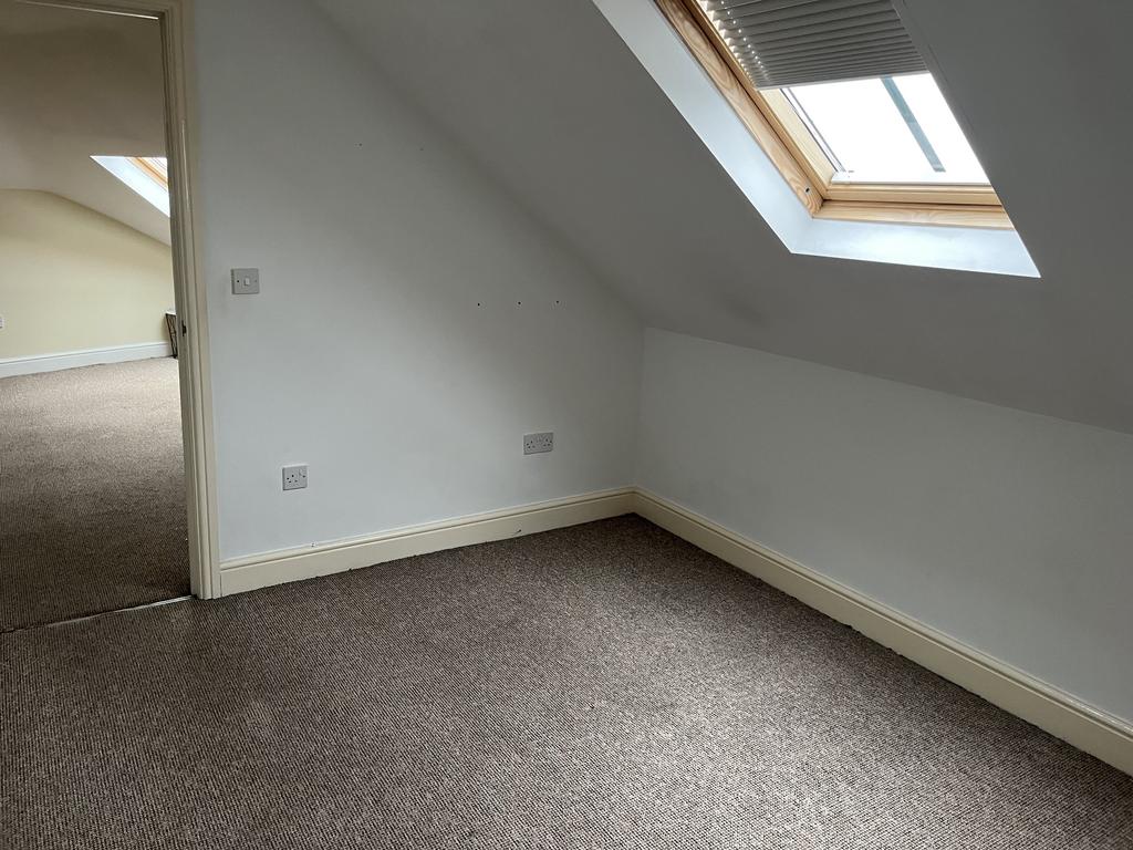 Bedroom photo 2
