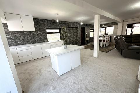 3 bedroom semi-detached house for sale, Burton Road, Branston, Burton-on-Trent, DE14