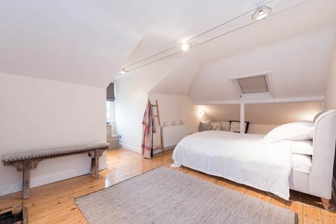 2 bedroom apartment for sale, Belsize Square, London, NW3