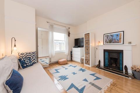 2 bedroom apartment for sale, Belsize Square, London, NW3