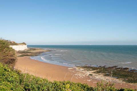4, Bedford Court Eastern Esplanade, Broadstairs, CT10 1DQ