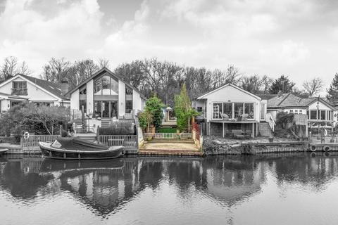 undefined, Sandhills Meadow, Shepperton, TW17