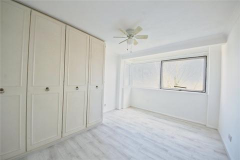 2 bedroom flat to rent, Queenswood Gardens, London E11