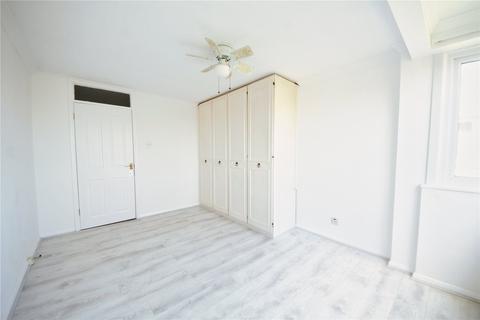 2 bedroom flat to rent, Queenswood Gardens, London E11
