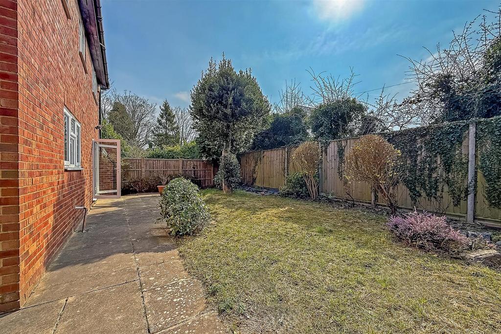 14 Havercroft Close-52.jpg