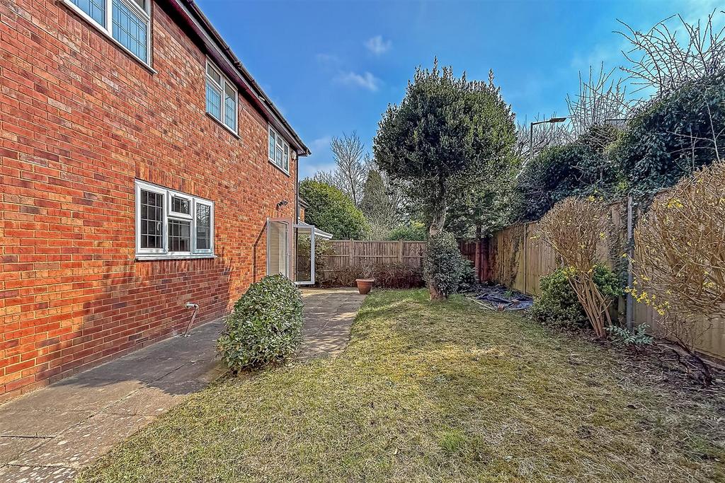 14 Havercroft Close-53.jpg