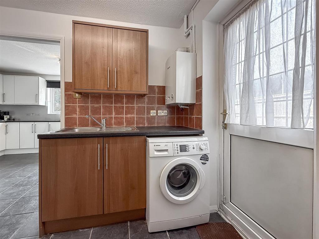 14 Havercroft Close-33.jpg