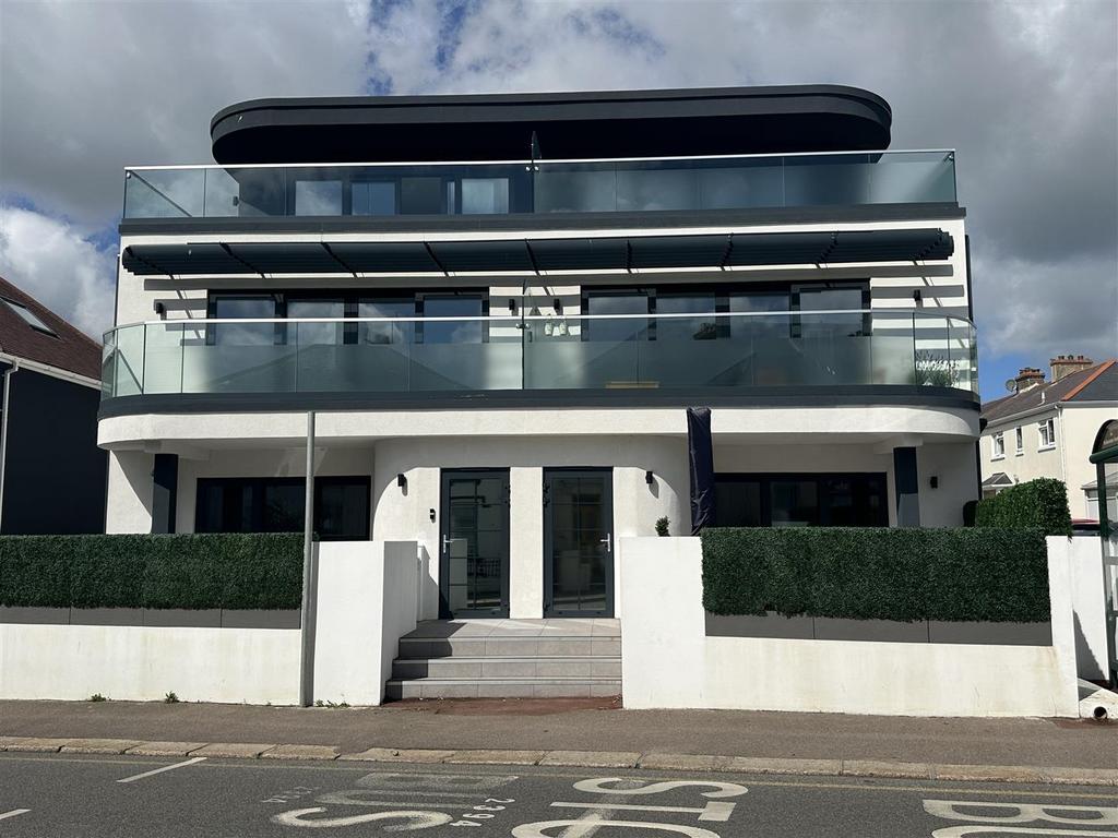 DZknmz2o YEmy Uw Yytv9 Sg.jpg