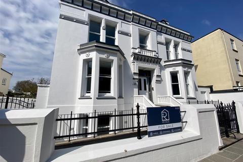 1 bedroom apartment for sale, Flat 2, Gloucester Lodge, Stopford Road, St. Saviour