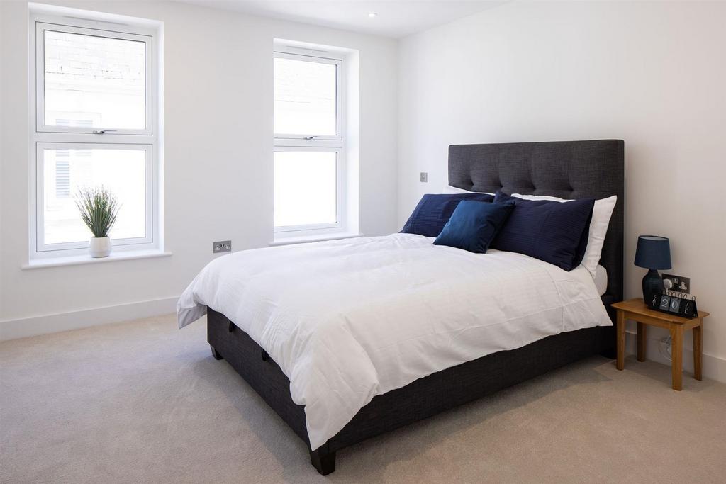 J z Hjn LXVk6 Uz HNGqr7 DSQ.jpg